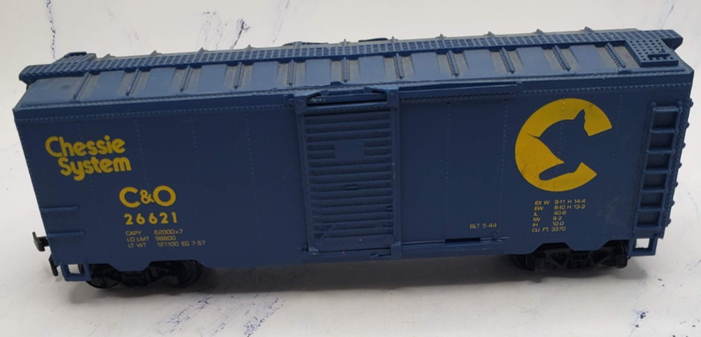 Life-Like Trains HO Scale 26621 Chessie System C&O S/D Box Car